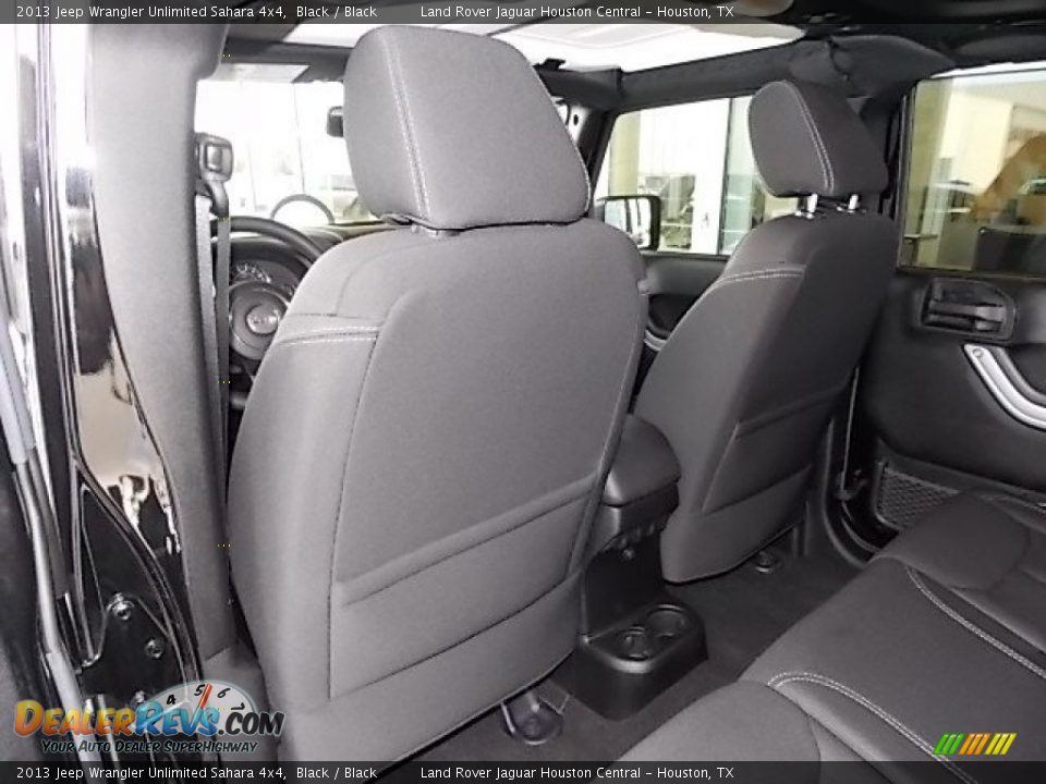 2013 Jeep Wrangler Unlimited Sahara 4x4 Black / Black Photo #28