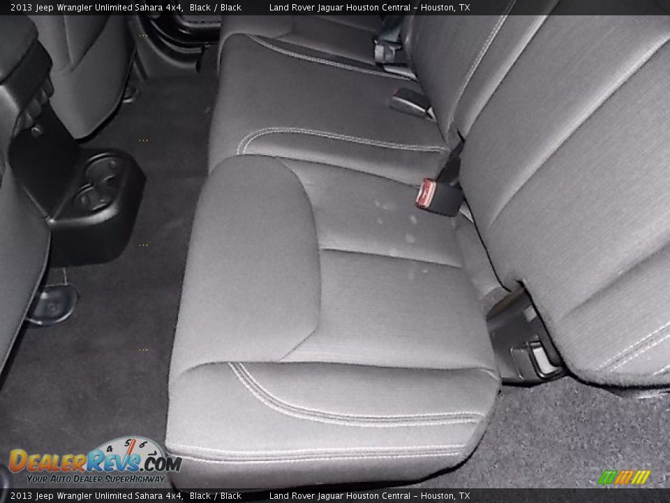 2013 Jeep Wrangler Unlimited Sahara 4x4 Black / Black Photo #29
