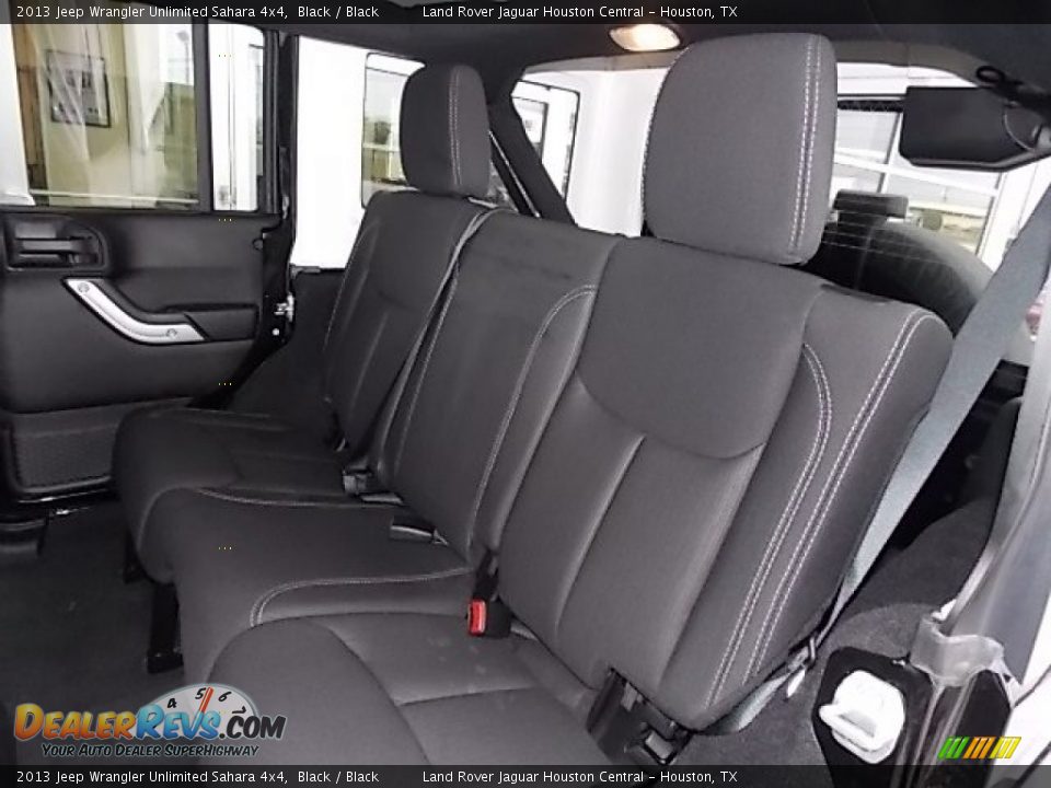 2013 Jeep Wrangler Unlimited Sahara 4x4 Black / Black Photo #30