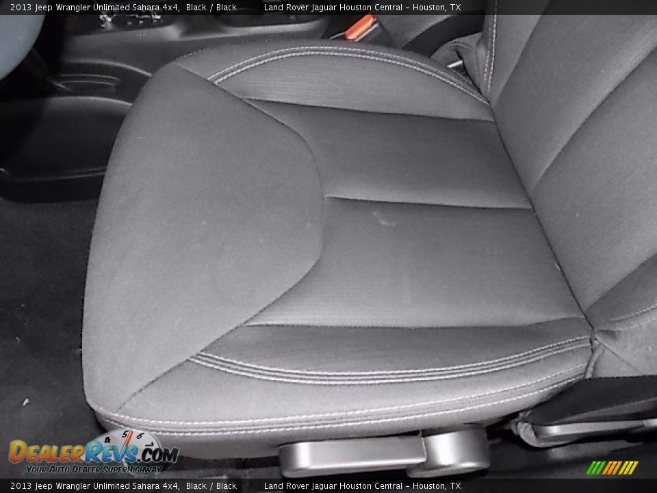 2013 Jeep Wrangler Unlimited Sahara 4x4 Black / Black Photo #33