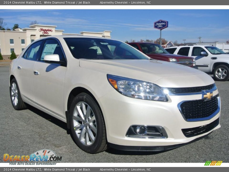 Front 3/4 View of 2014 Chevrolet Malibu LTZ Photo #1