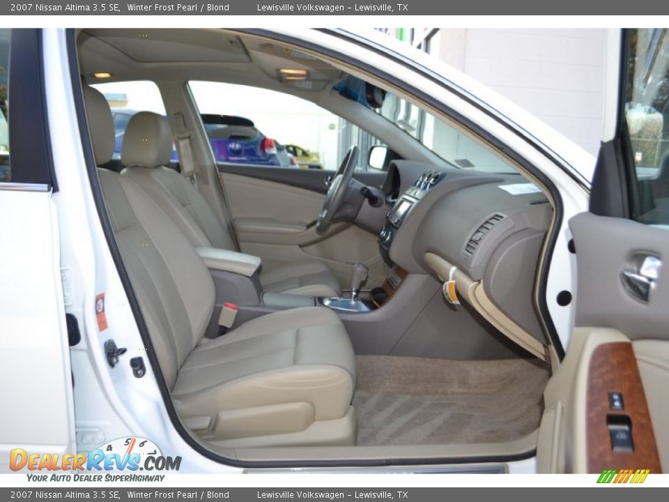 2007 Nissan Altima 3.5 SE Winter Frost Pearl / Blond Photo #10