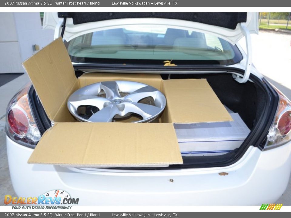 2007 Nissan Altima 3.5 SE Winter Frost Pearl / Blond Photo #21