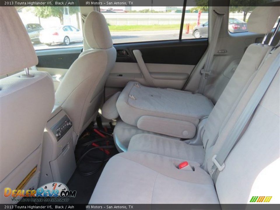2013 Toyota Highlander V6 Black / Ash Photo #12