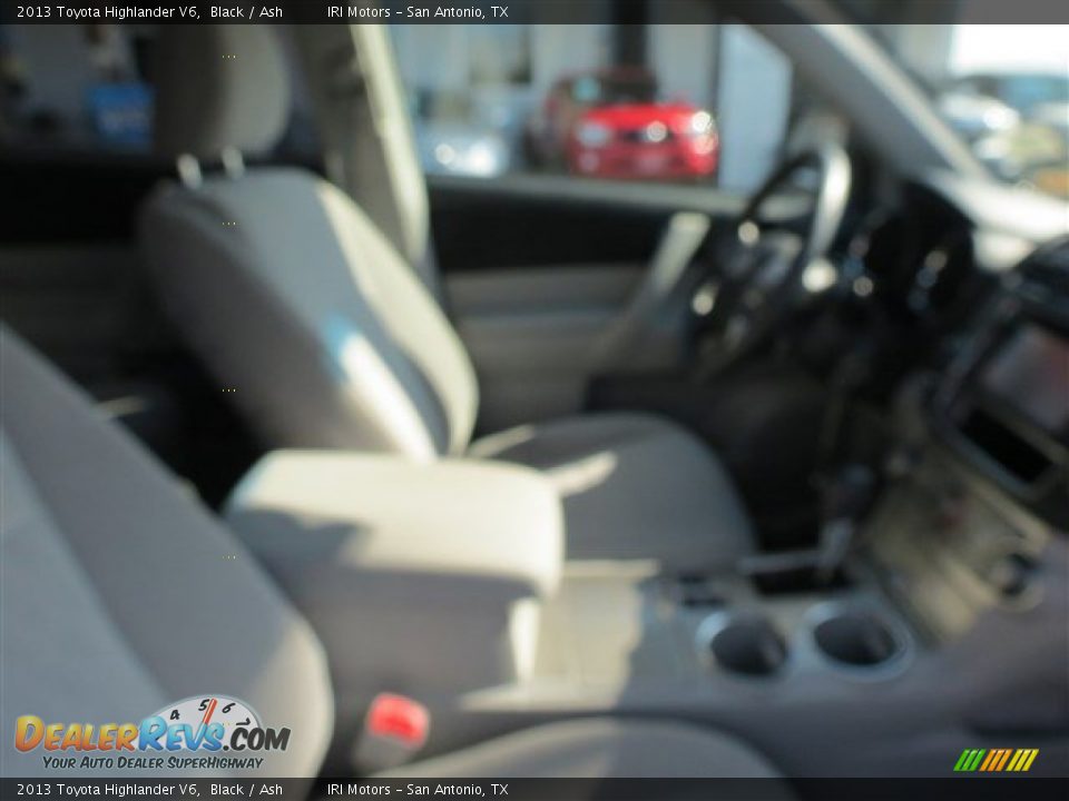 2013 Toyota Highlander V6 Black / Ash Photo #13