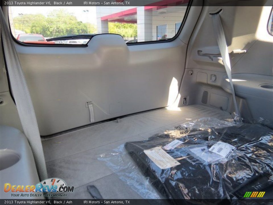 2013 Toyota Highlander V6 Black / Ash Photo #14
