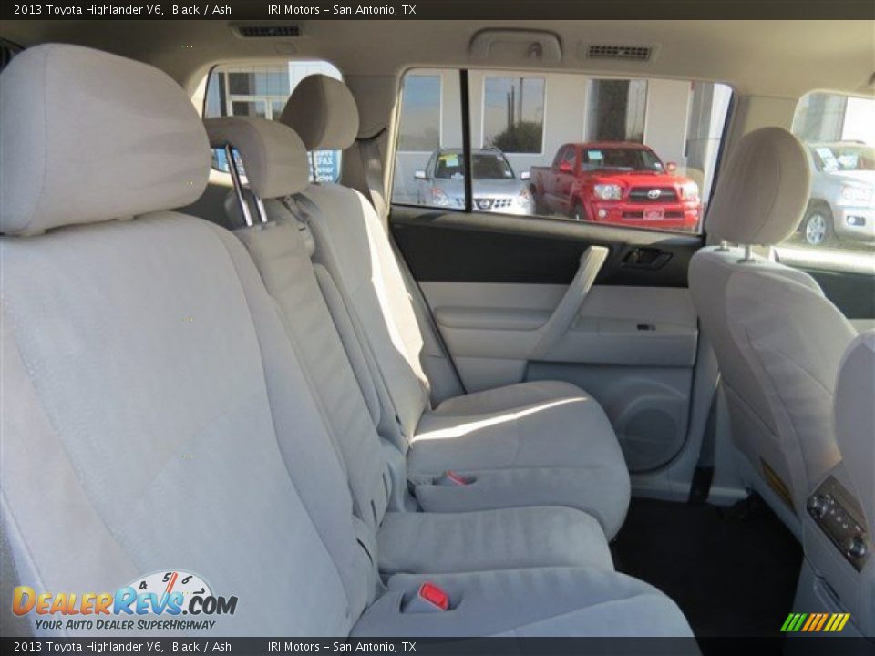 2013 Toyota Highlander V6 Black / Ash Photo #15
