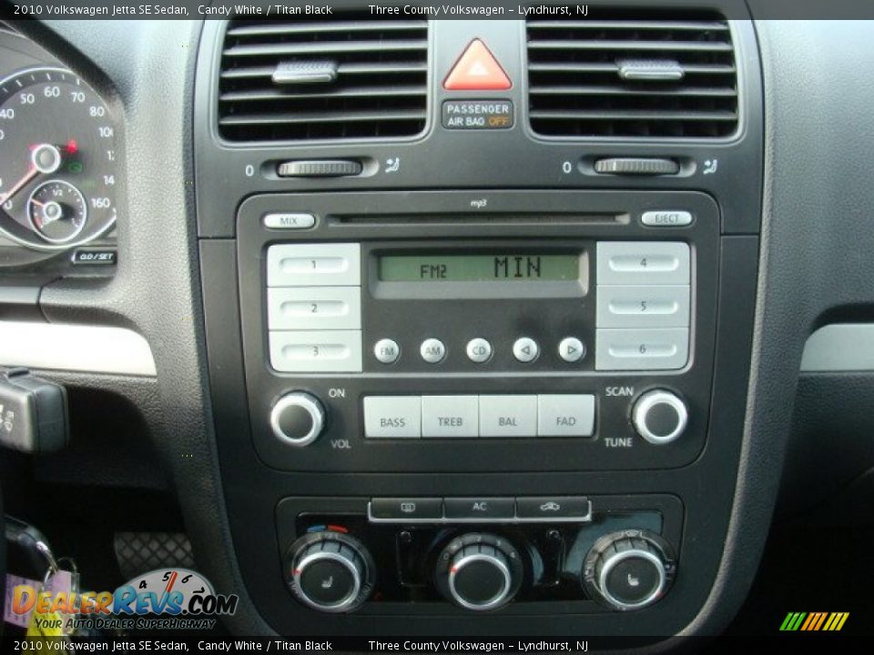 2010 Volkswagen Jetta SE Sedan Candy White / Titan Black Photo #10
