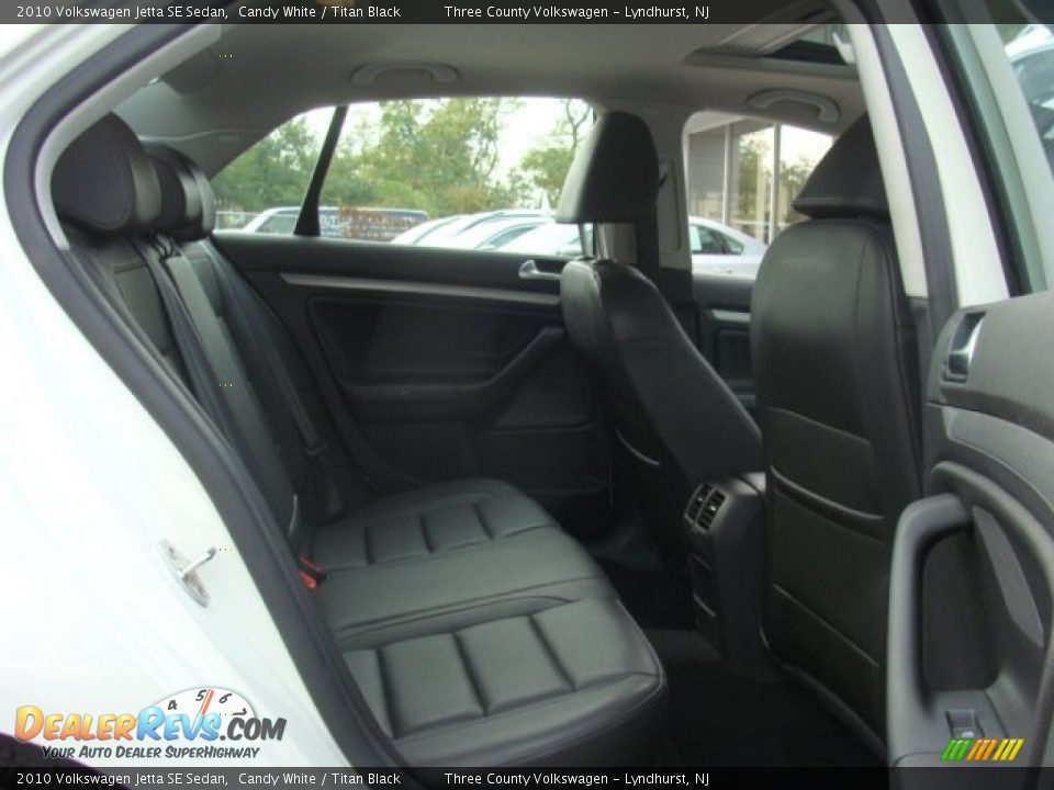 2010 Volkswagen Jetta SE Sedan Candy White / Titan Black Photo #11