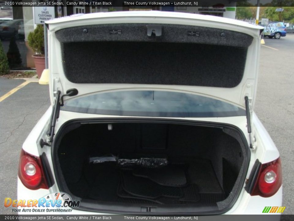 2010 Volkswagen Jetta SE Sedan Candy White / Titan Black Photo #12