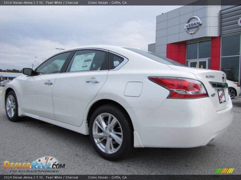 2014 Nissan Altima 2.5 SV Pearl White / Charcoal Photo #3