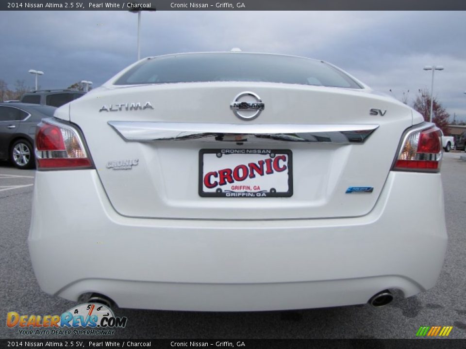 2014 Nissan Altima 2.5 SV Pearl White / Charcoal Photo #4