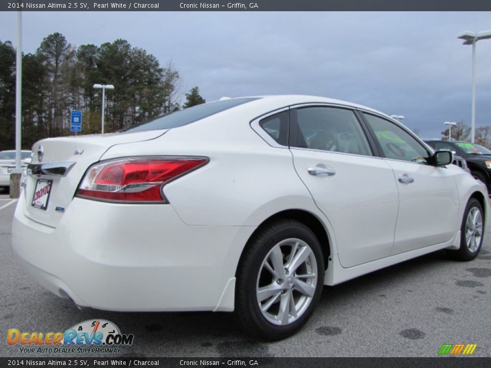 2014 Nissan Altima 2.5 SV Pearl White / Charcoal Photo #5