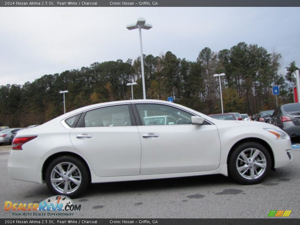 2014 Nissan Altima 2.5 SV Pearl White / Charcoal Photo #6