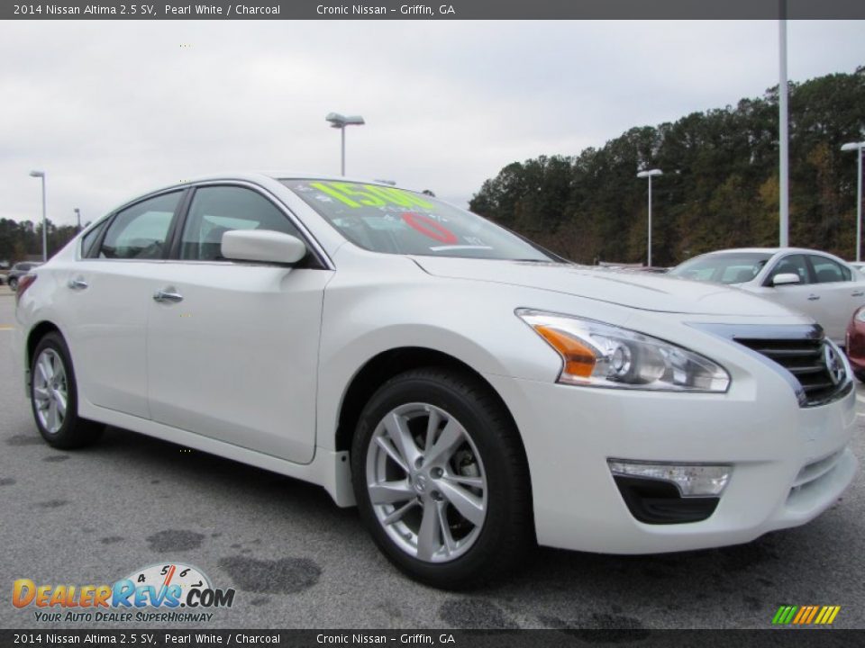 2014 Nissan Altima 2.5 SV Pearl White / Charcoal Photo #7