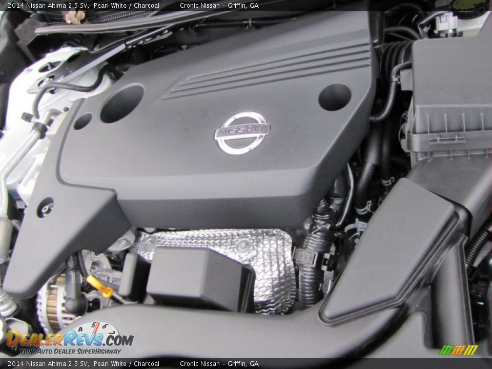2014 Nissan Altima 2.5 SV Pearl White / Charcoal Photo #13