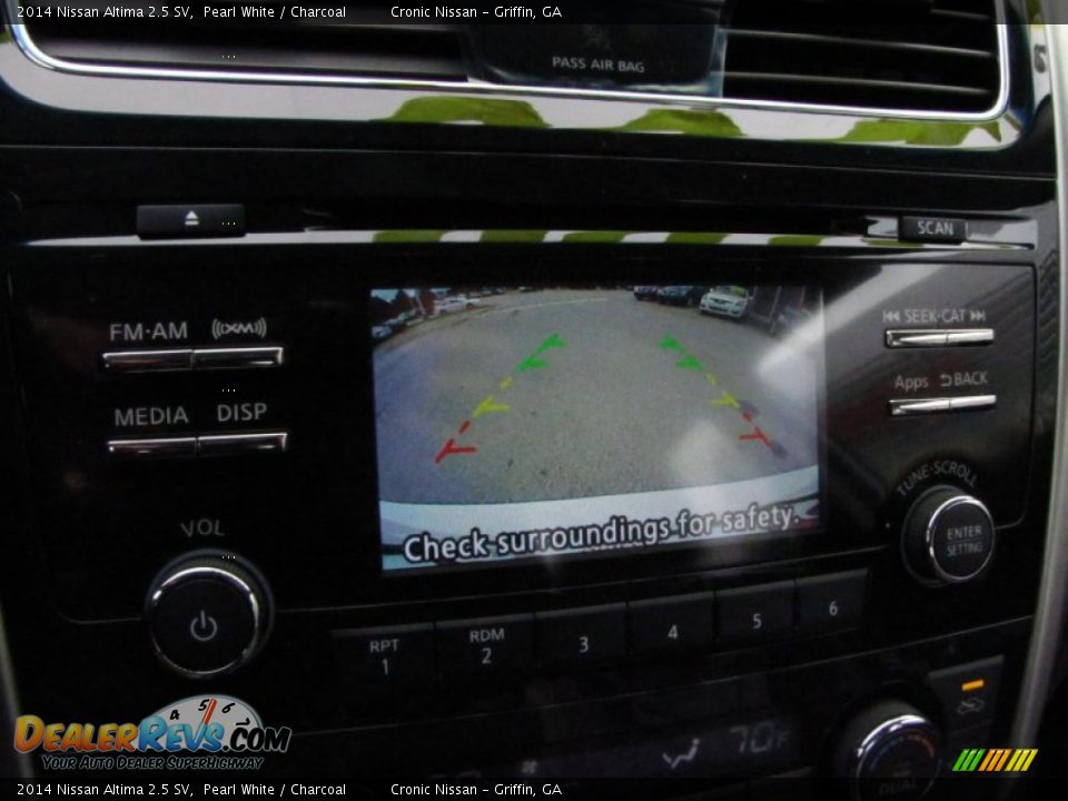 2014 Nissan Altima 2.5 SV Pearl White / Charcoal Photo #16