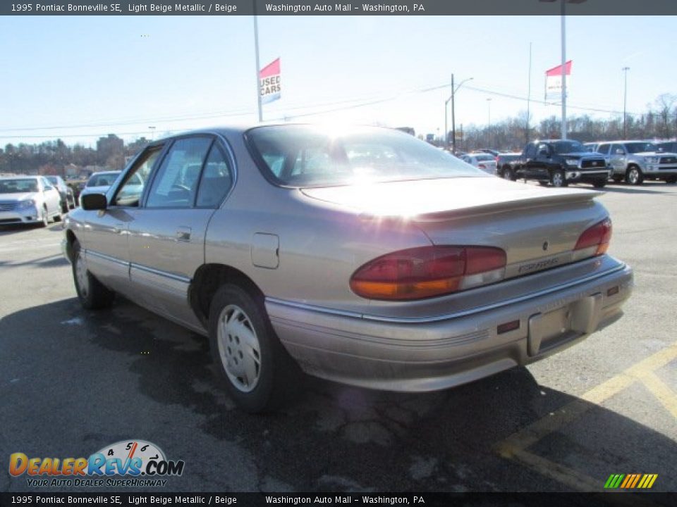 1995 Pontiac Bonneville SE Light Beige Metallic / Beige Photo #6