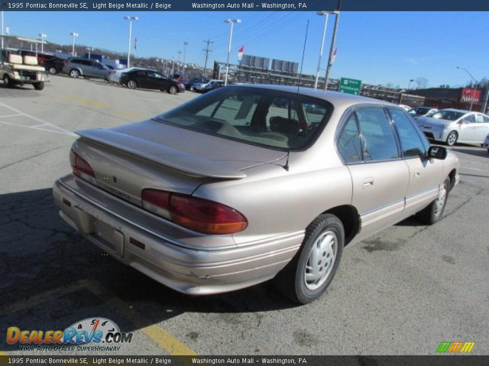 1995 Pontiac Bonneville SE Light Beige Metallic / Beige Photo #8