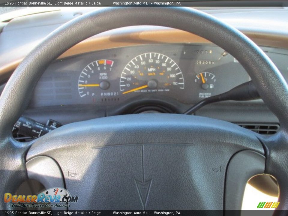 1995 Pontiac Bonneville SE Light Beige Metallic / Beige Photo #14