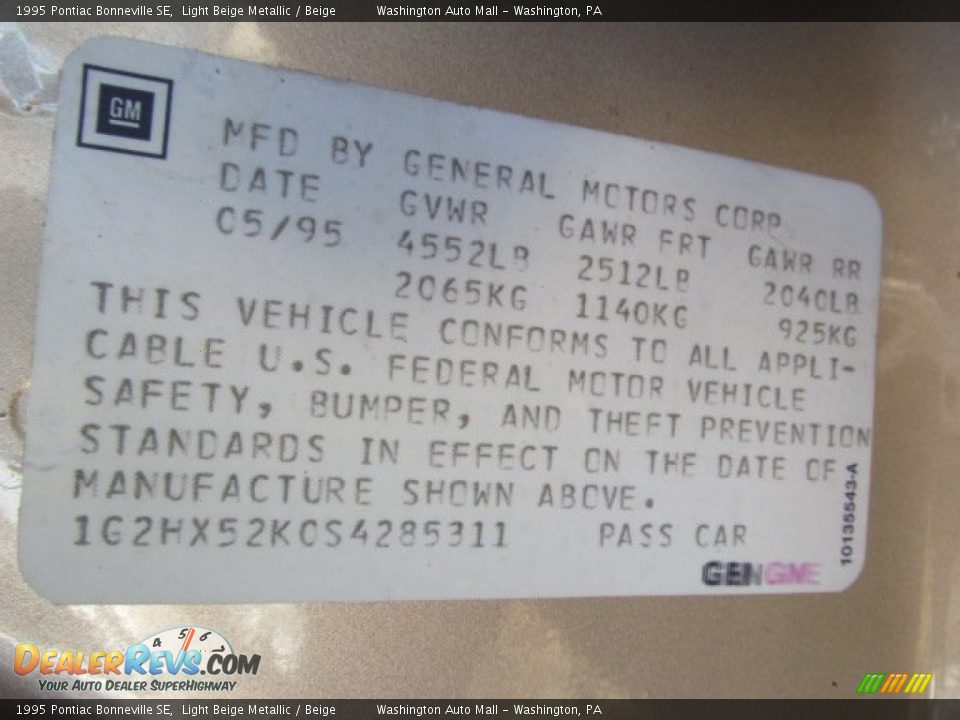 1995 Pontiac Bonneville SE Light Beige Metallic / Beige Photo #18