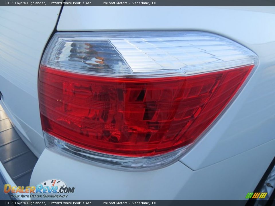 2012 Toyota Highlander Blizzard White Pearl / Ash Photo #17