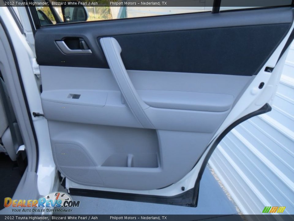 2012 Toyota Highlander Blizzard White Pearl / Ash Photo #23