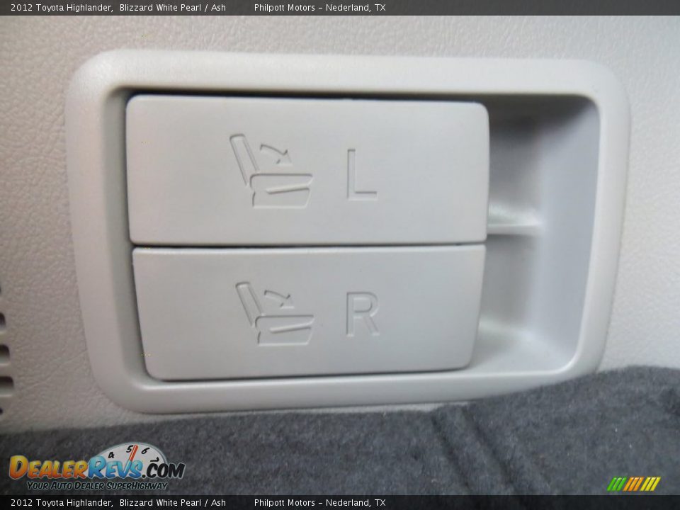 2012 Toyota Highlander Blizzard White Pearl / Ash Photo #29