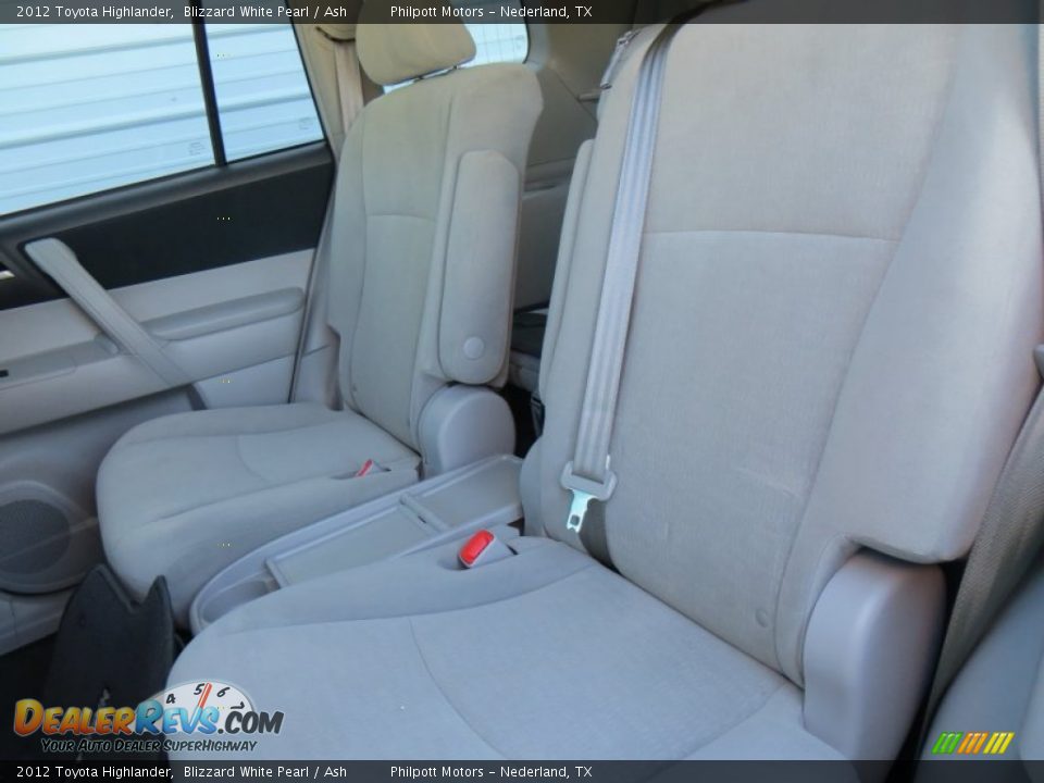 2012 Toyota Highlander Blizzard White Pearl / Ash Photo #32
