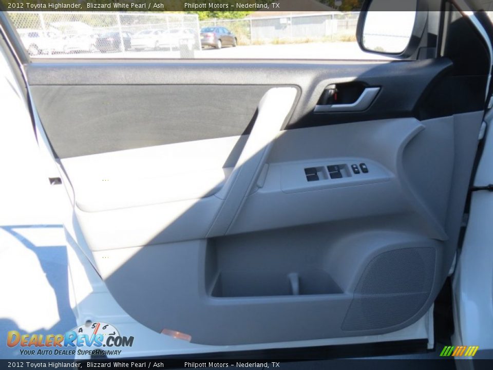 2012 Toyota Highlander Blizzard White Pearl / Ash Photo #33