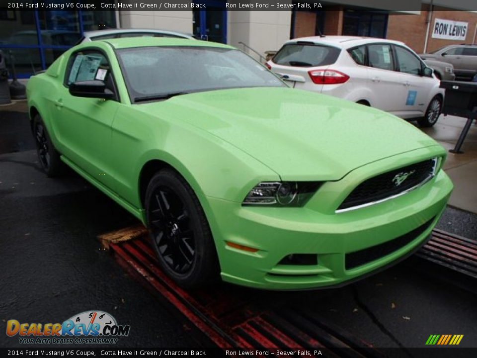 Front 3/4 View of 2014 Ford Mustang V6 Coupe Photo #2