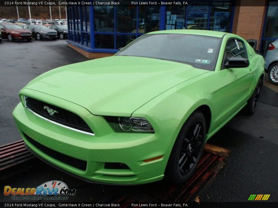 Front 3/4 View of 2014 Ford Mustang V6 Coupe Photo #4