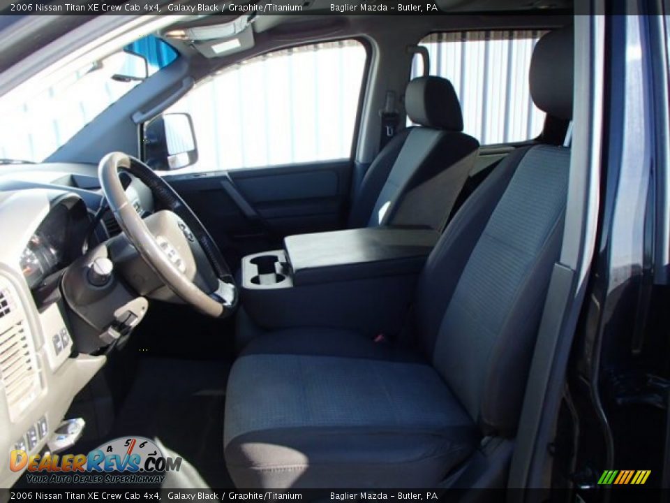 2006 Nissan Titan XE Crew Cab 4x4 Galaxy Black / Graphite/Titanium Photo #9