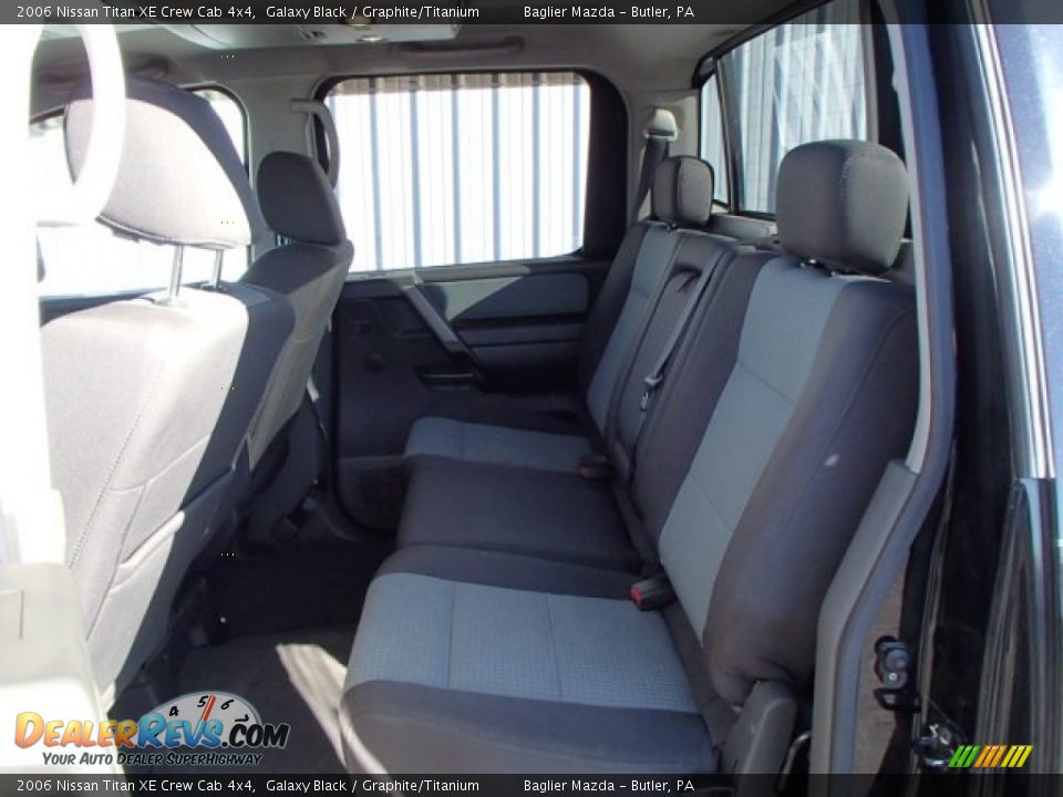 2006 Nissan Titan XE Crew Cab 4x4 Galaxy Black / Graphite/Titanium Photo #10