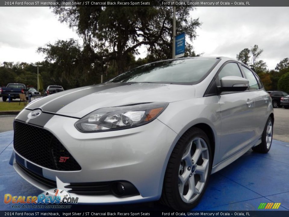 Front 3/4 View of 2014 Ford Focus ST Hatchback Photo #1