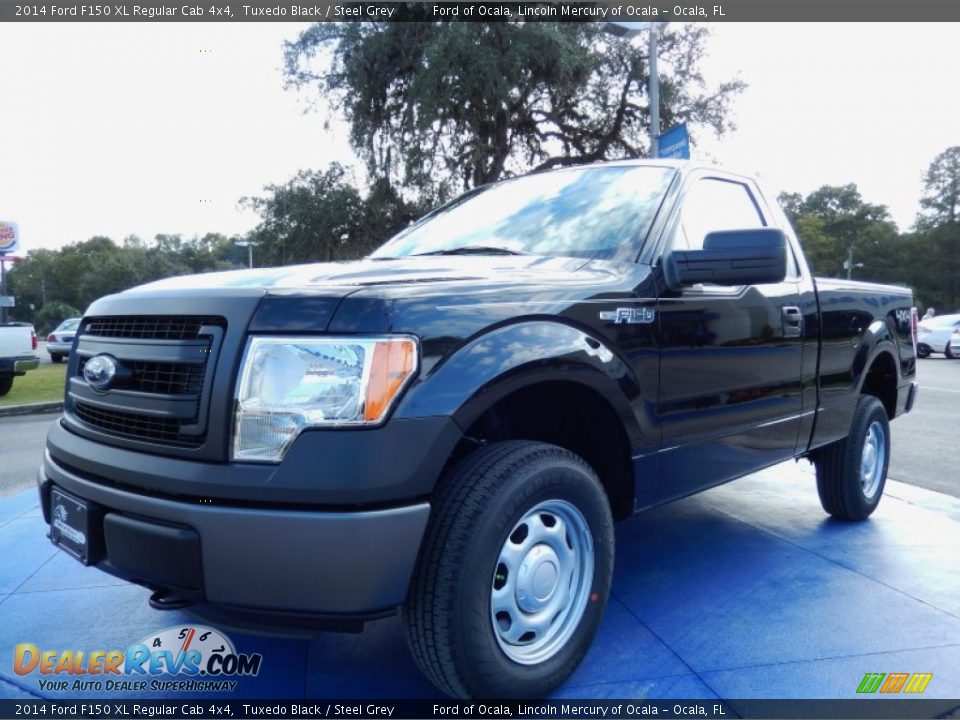Front 3/4 View of 2014 Ford F150 XL Regular Cab 4x4 Photo #1