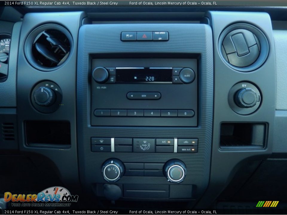 Controls of 2014 Ford F150 XL Regular Cab 4x4 Photo #9