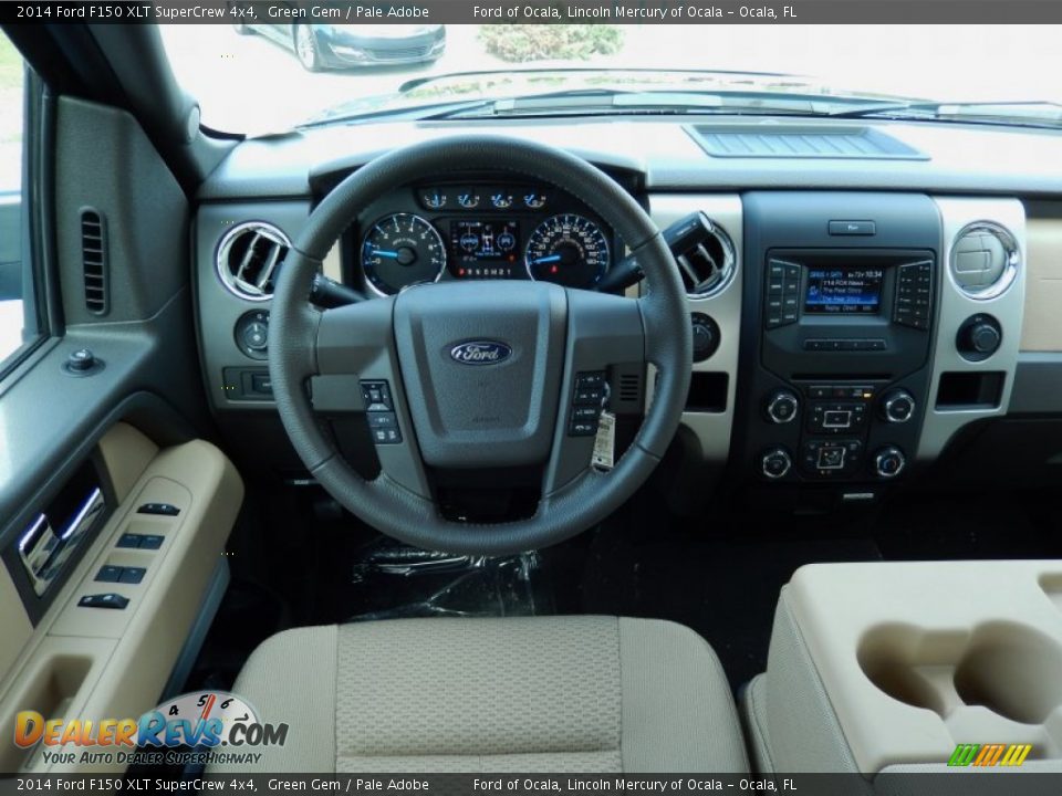 Dashboard of 2014 Ford F150 XLT SuperCrew 4x4 Photo #8