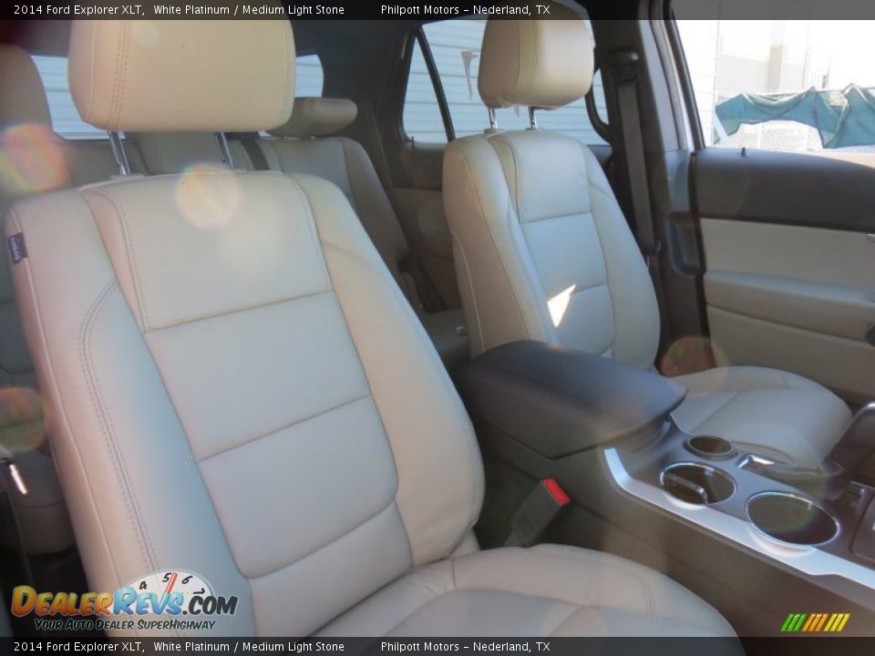 2014 Ford Explorer XLT White Platinum / Medium Light Stone Photo #19