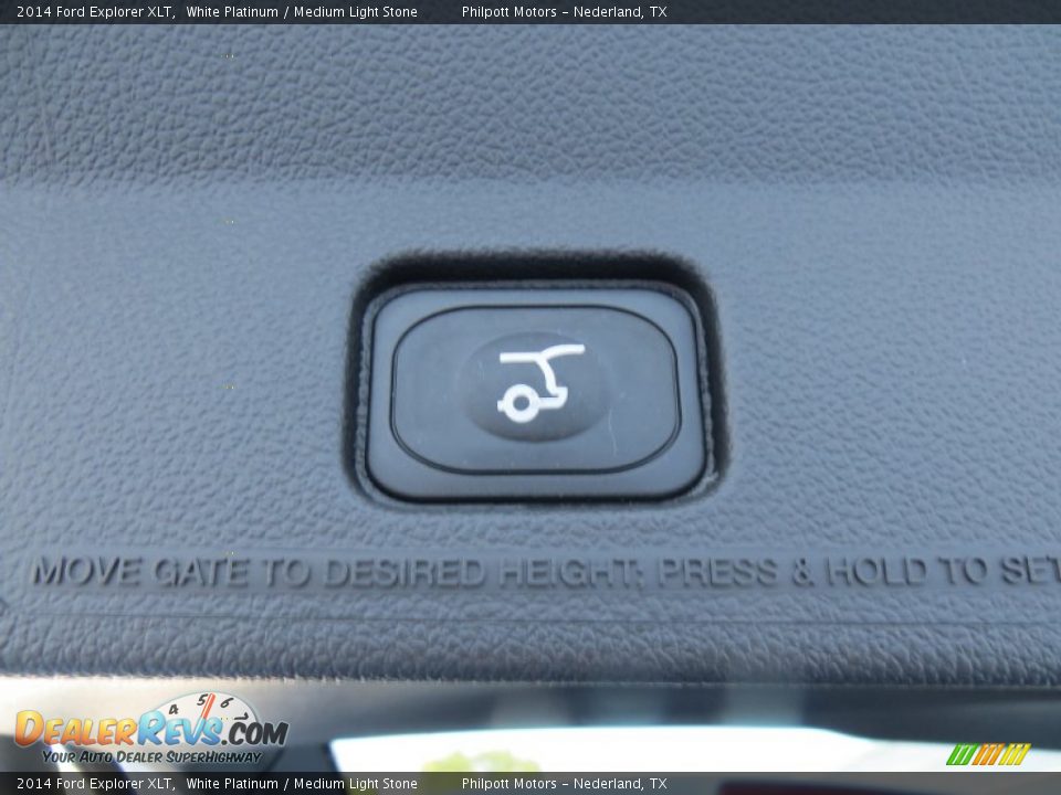 2014 Ford Explorer XLT White Platinum / Medium Light Stone Photo #28