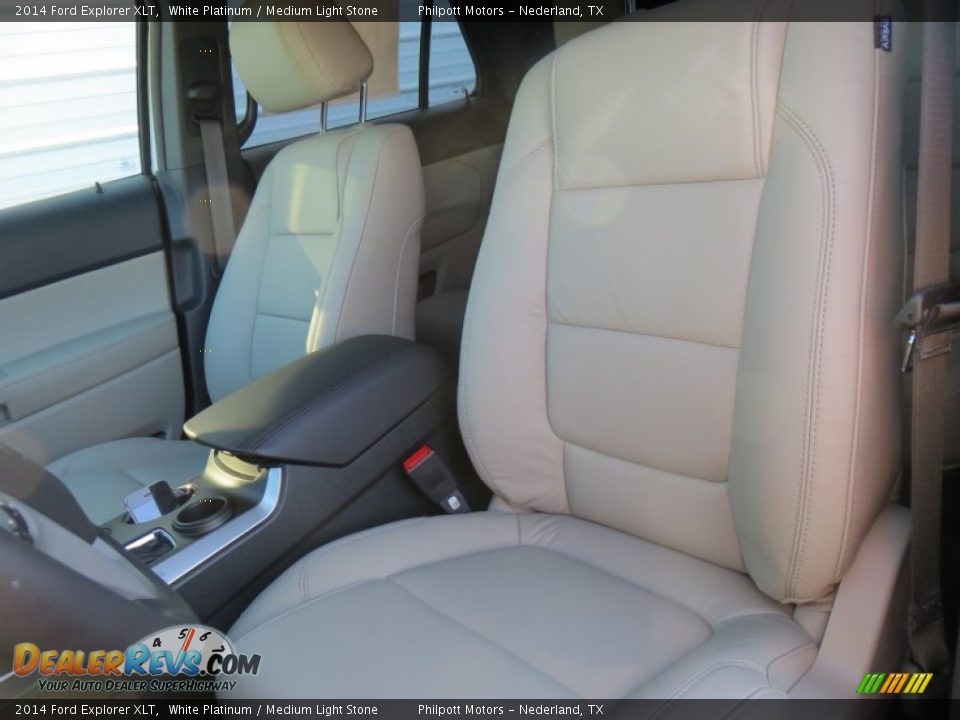 2014 Ford Explorer XLT White Platinum / Medium Light Stone Photo #32