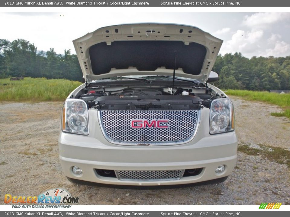 2013 GMC Yukon XL Denali AWD White Diamond Tricoat / Cocoa/Light Cashmere Photo #4