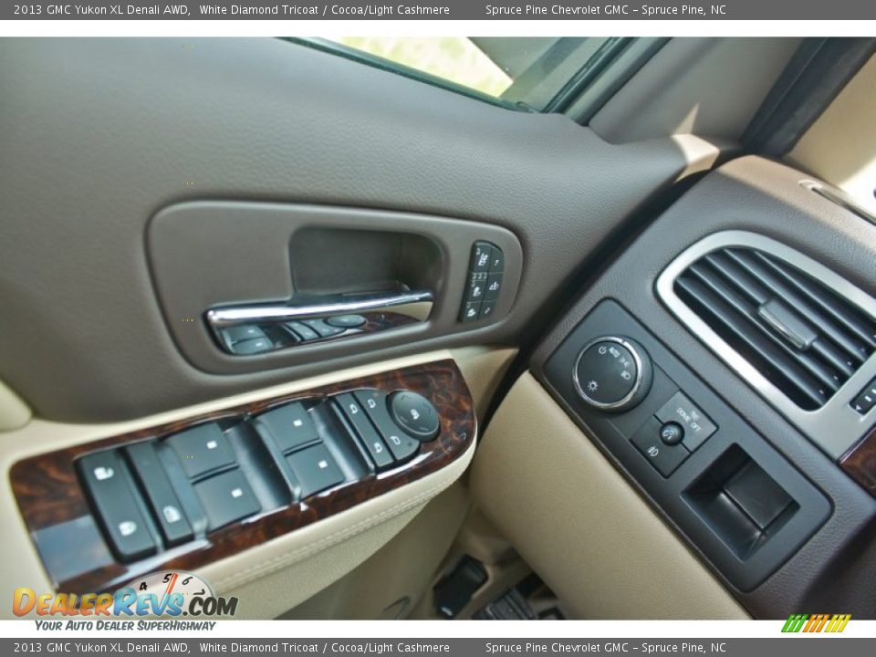 2013 GMC Yukon XL Denali AWD White Diamond Tricoat / Cocoa/Light Cashmere Photo #17