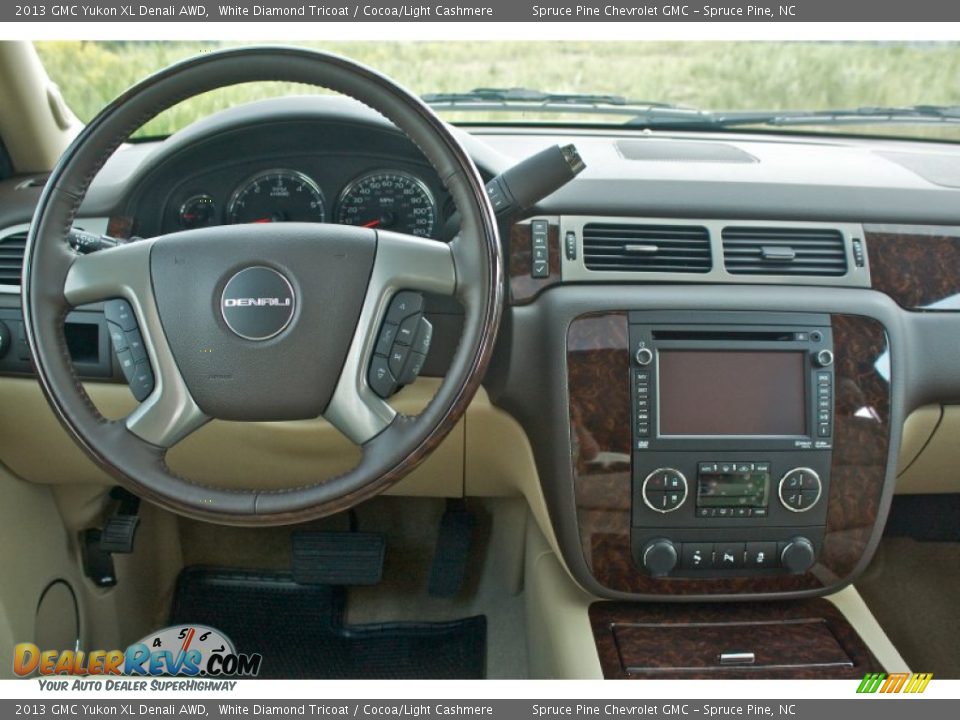 2013 GMC Yukon XL Denali AWD White Diamond Tricoat / Cocoa/Light Cashmere Photo #19