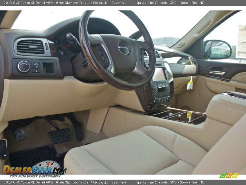 2013 GMC Yukon XL Denali AWD White Diamond Tricoat / Cocoa/Light Cashmere Photo #20