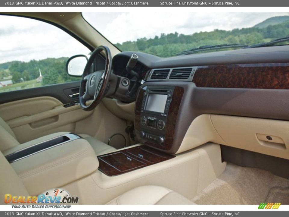 2013 GMC Yukon XL Denali AWD White Diamond Tricoat / Cocoa/Light Cashmere Photo #23