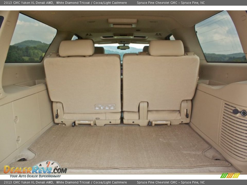 2013 GMC Yukon XL Denali AWD White Diamond Tricoat / Cocoa/Light Cashmere Photo #27