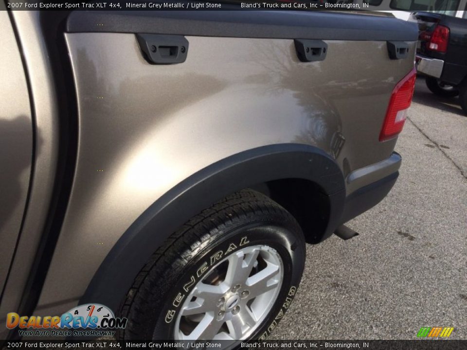 2007 Ford Explorer Sport Trac XLT 4x4 Mineral Grey Metallic / Light Stone Photo #10