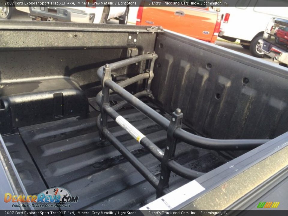 2007 Ford Explorer Sport Trac XLT 4x4 Mineral Grey Metallic / Light Stone Photo #16