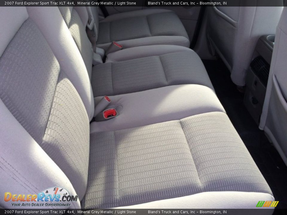 2007 Ford Explorer Sport Trac XLT 4x4 Mineral Grey Metallic / Light Stone Photo #18